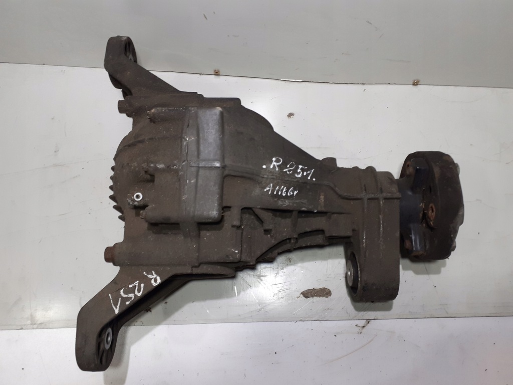 Dyfer most tył Mercedes R-Klasa W251