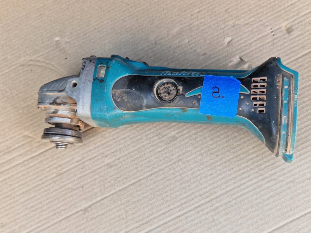 SZLIFIERKA KĄTOWA DGA452 USZKODZONA MAKITA 18V
