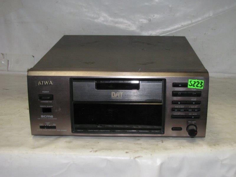 MAGNETOFON CYFROWY DAT AIWA XD-S260 - NR S223