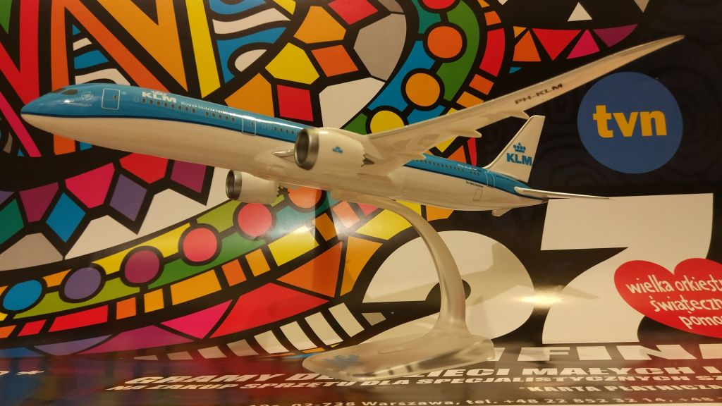 Model samolotu Boeing 787-9 KLM w skali 1:200