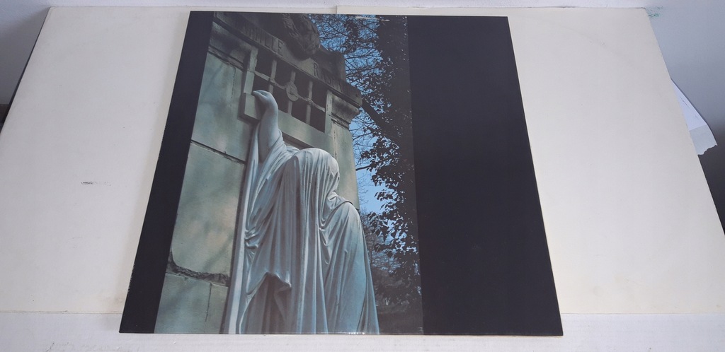 Купить МЕРТВЫЕ МОГУТ ТАНЦОВАТЬ ПОД УМИРАЮЩИМ СОЛНЦЕМ: отзывы, фото и ...