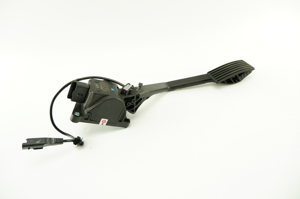 pacha Zielone spodnie z paskiem Kolor khaki - MOHITO - 592EC-87X