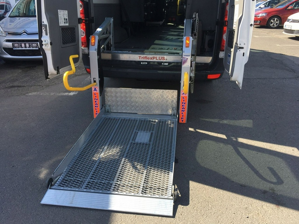 VW Crafter dla niepełnosprawnych inwalida rampa