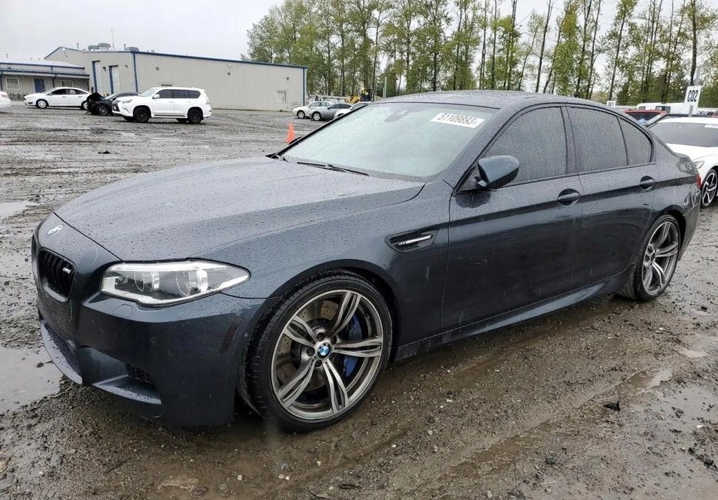 BMW M5 2014 BMW M5 Benzyna Automat