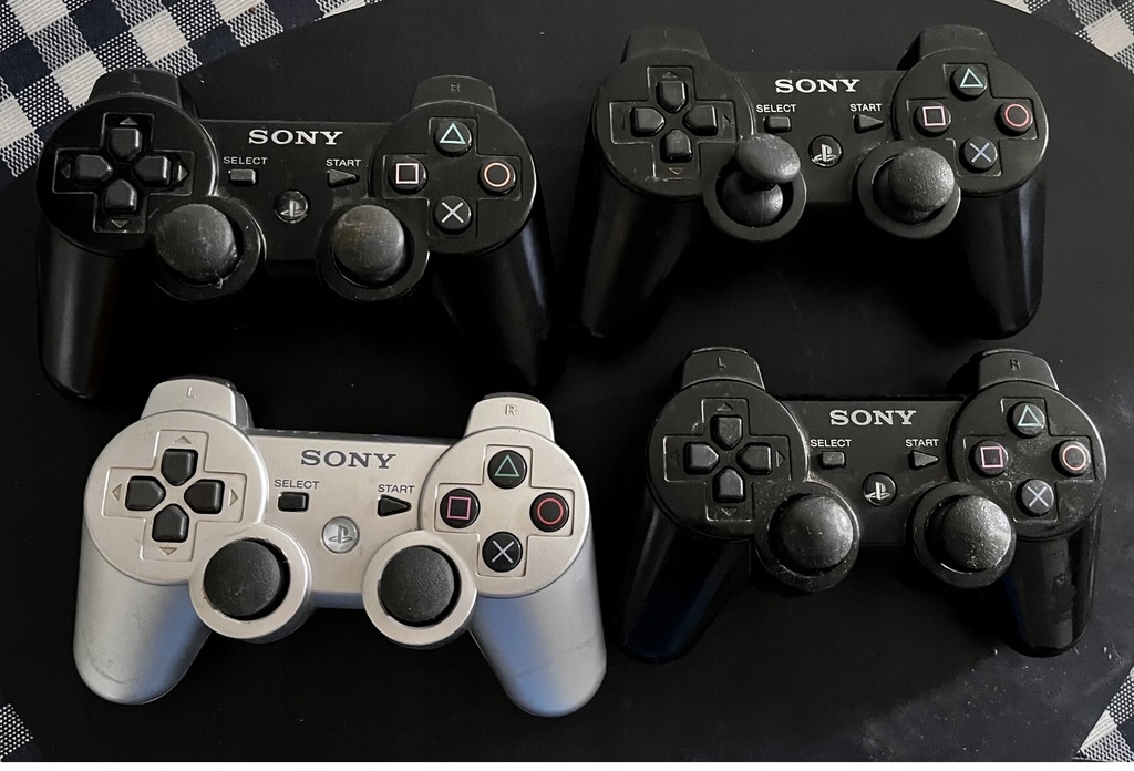 Gamepad Dualshock PS3 4 sztuki uszkodzone