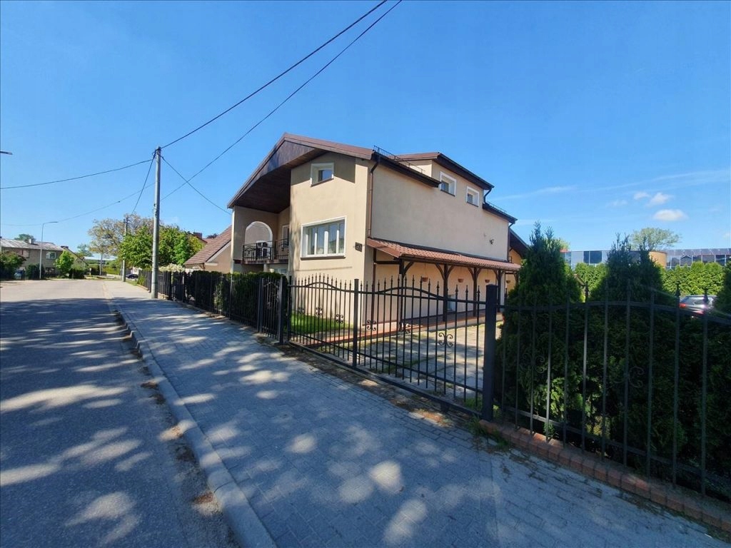 Komercyjne, Kobylnica, Kobylnica (gm.), 373 m²