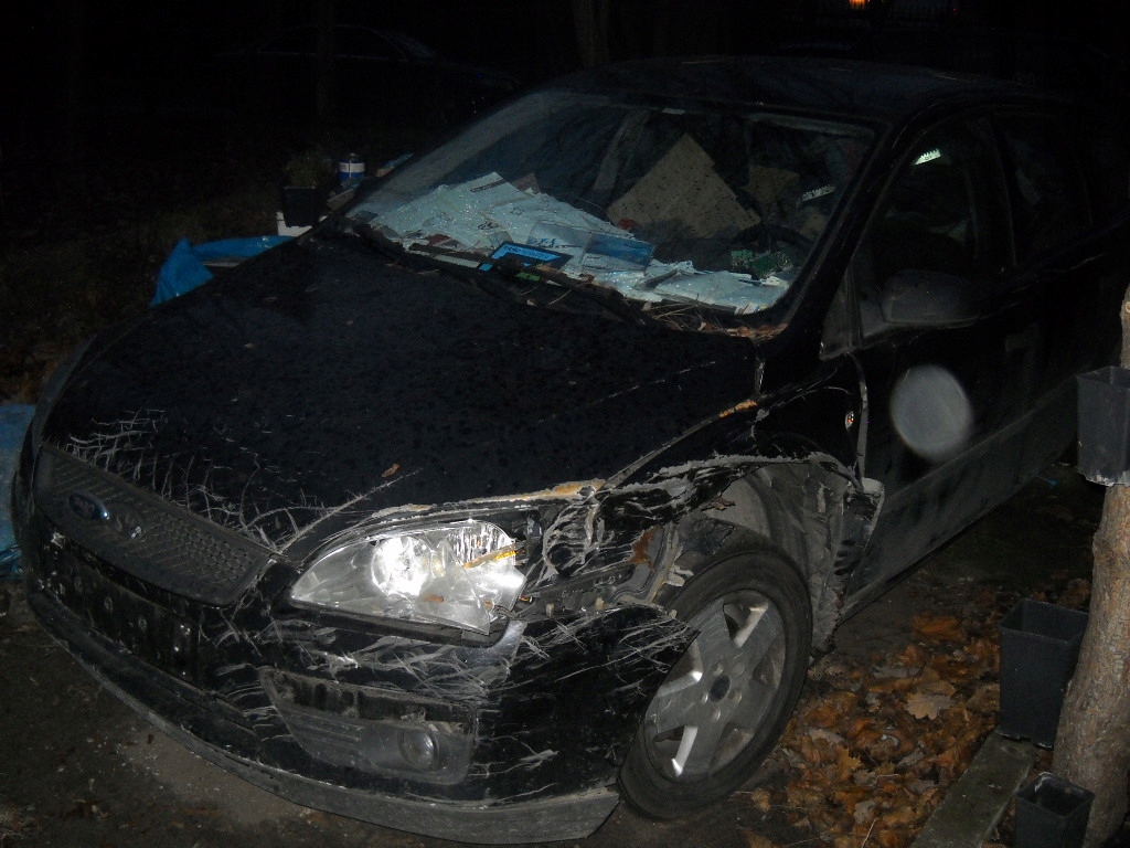 Uszkodzony na częśći Ford focus 2005