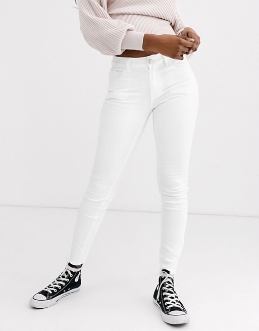 AG L247 VILA białe spodnie jeansowe rurki S A06