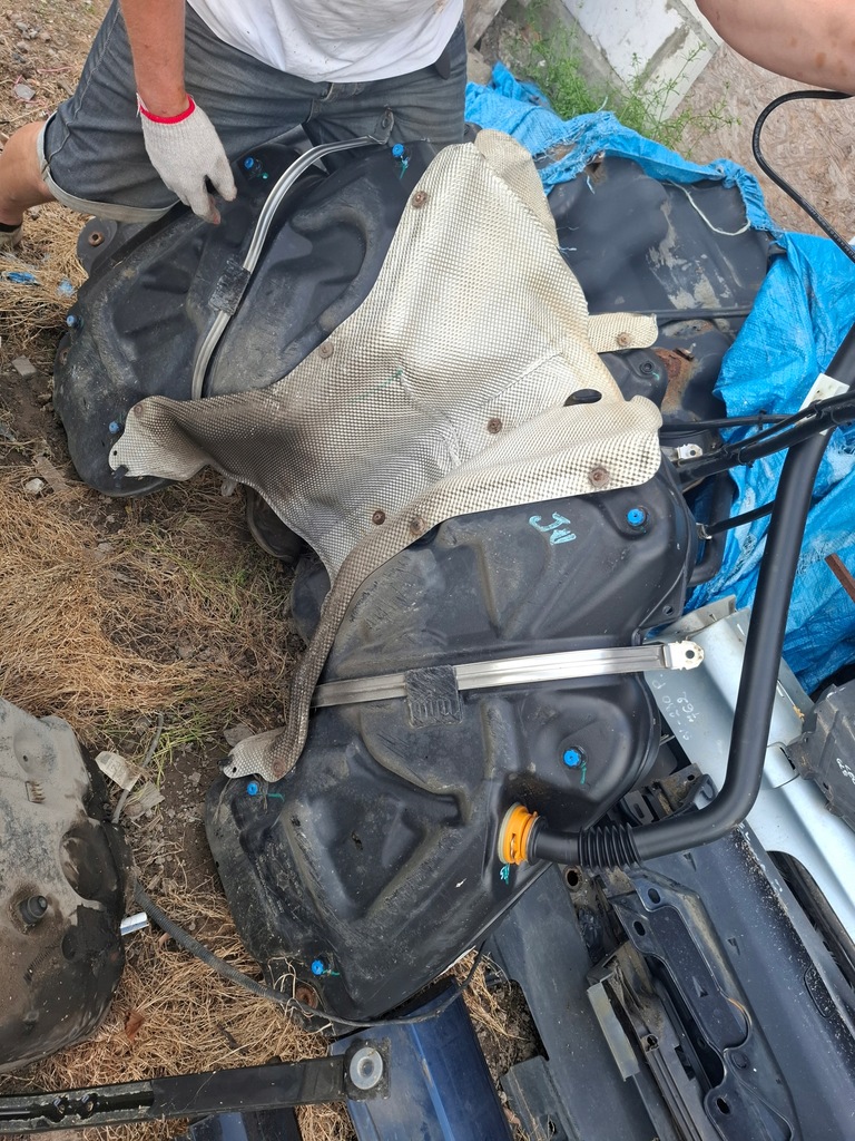 MERCEDES W164 3.0 CDI ZBIORNIK PALIWA BAG POMPA PALIWA 1644710501 KOMPLET