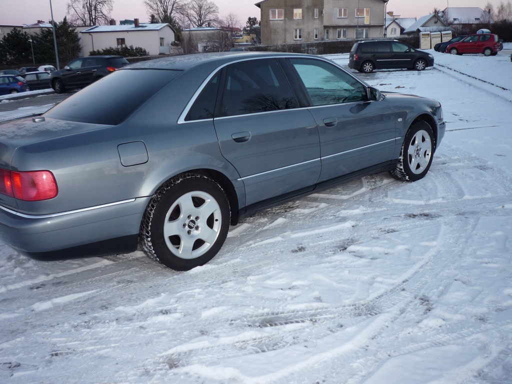 AUDI a8 3.7 Quattro LPG Zadbany
