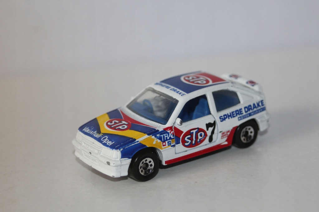 MATCHBOX OPEL KADETT GSI 1985r 1/57