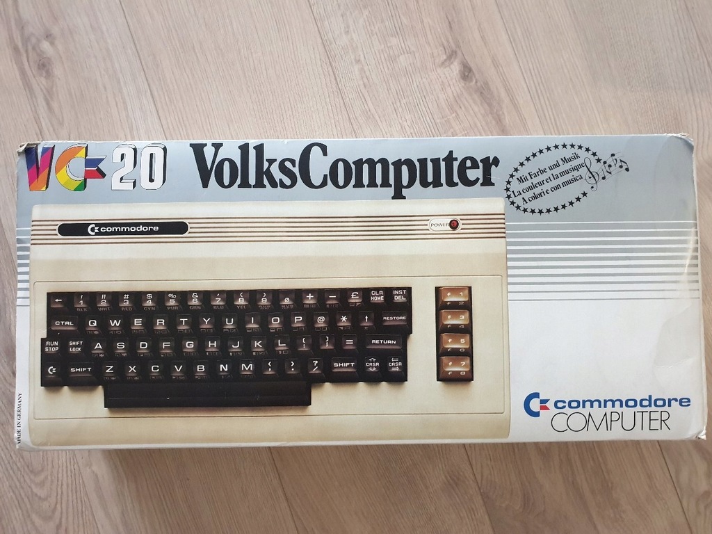 Commodore VIC-20 VC 20 z pudełkiem
