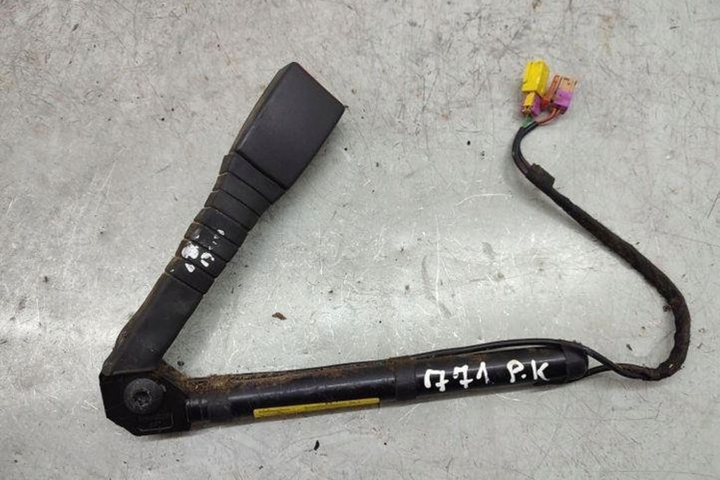 Napinacz pasa bezpieczeństwa przedni lewy OPEL SIGNUM 13127947F diesel