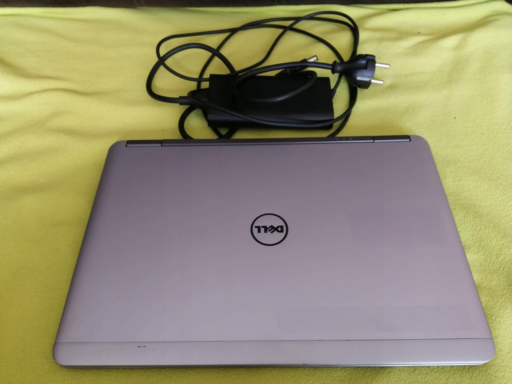 Laptop Dell Latitude E7240 8/128GB srebrny, GW24