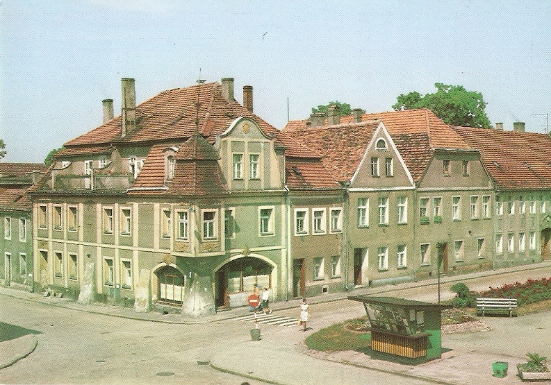 KOŻUCHÓW - RYNEK i KIOSK RUCHU - 1975R