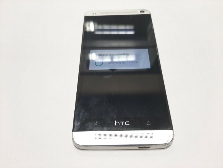 TELEFON HTC ONE 801N, PUDEŁKO BEZ ŁADOWARKI