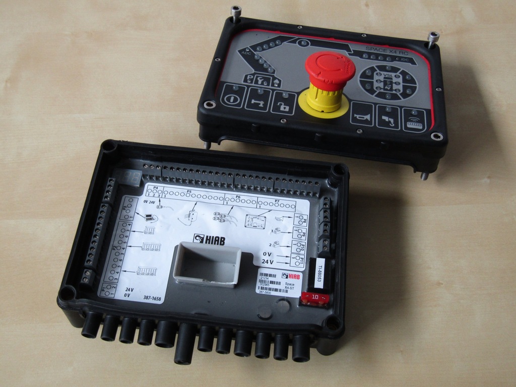 Купить HIAB SPACE X4 RC + ПАНЕЛЬ УПРАВЛЕНИЯ HIAB X4 ST отзывы, фото и характеристики на Aredi