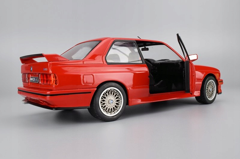 Купить BMW M3 E30 Красный 1:18 Solido Открыт!: отзывы, фото, характеристики в интерне-магазине Aredi.ru