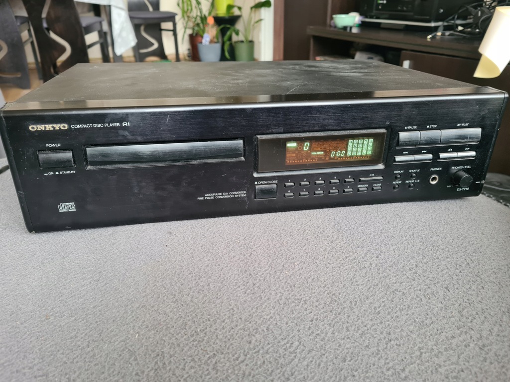 Odtwarzacz CD Onkyo DX-7210 czarny