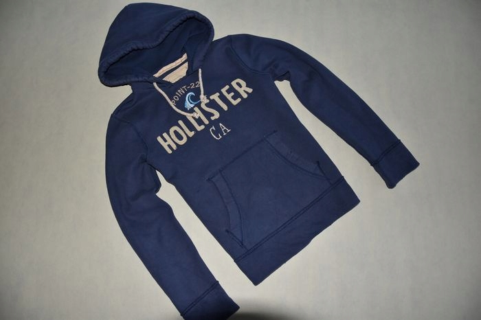 ABERCROMBIE - HOLLISTER BLUZA Z LOGO -S