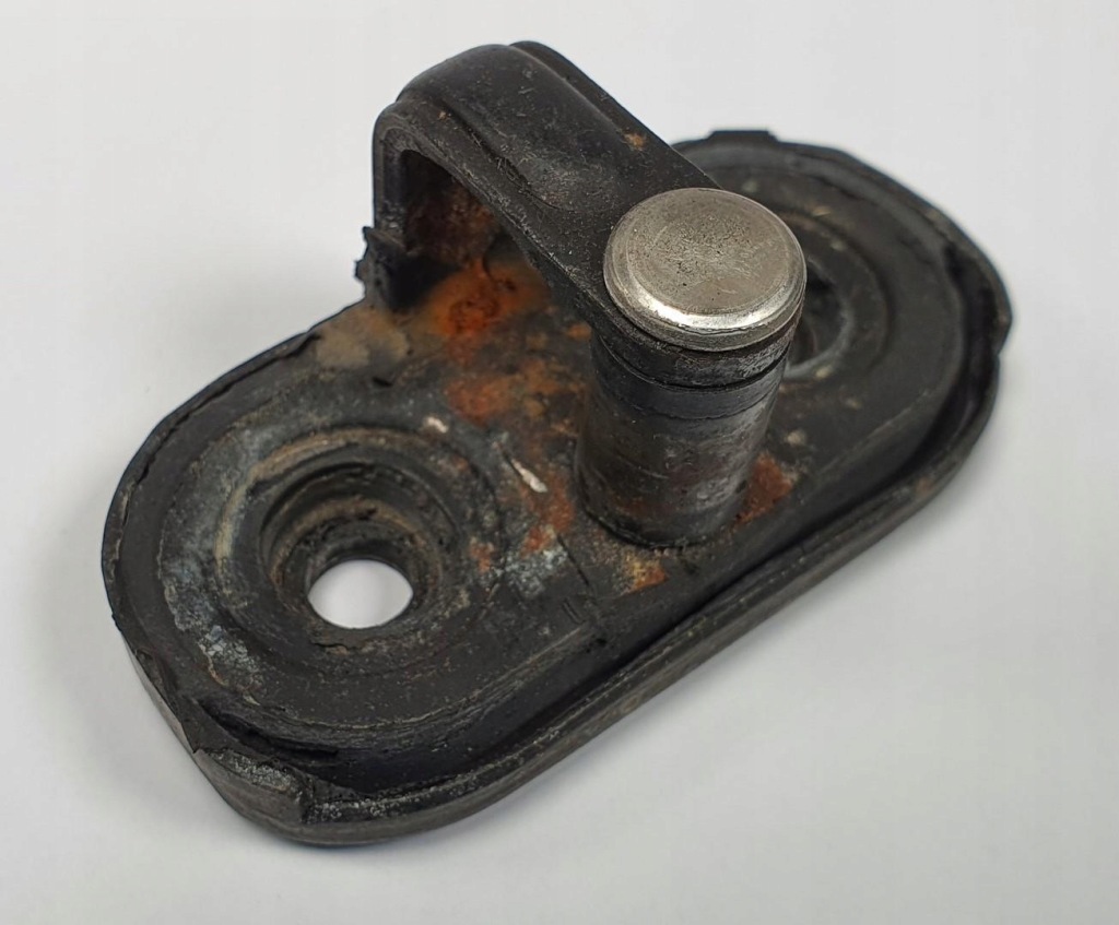 RYGIEL ZAMKA KLAPY TYŁ VW GOLF V 3D