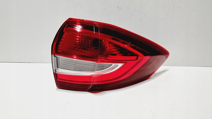 LAMPA TYŁ PRAWA FORD C-MAX II LIFT EUROPA