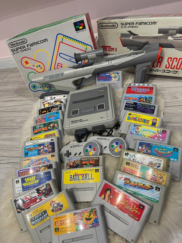 Zestaw Nintendo Super Famicom z Bazooką Scope i grami