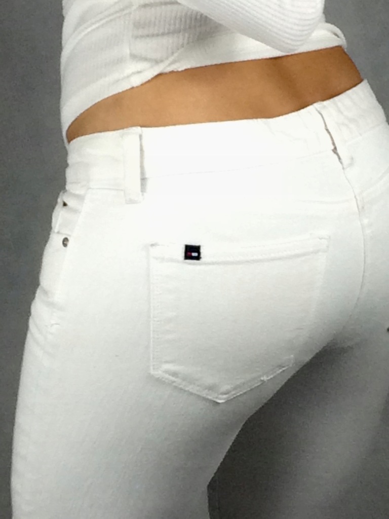 TOMMY HILFIGER__Klasyczne białe jeansy rurki M/38