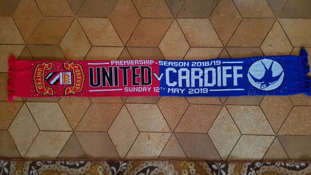 Szalik okolicznościowy Manchester vs Cardiff