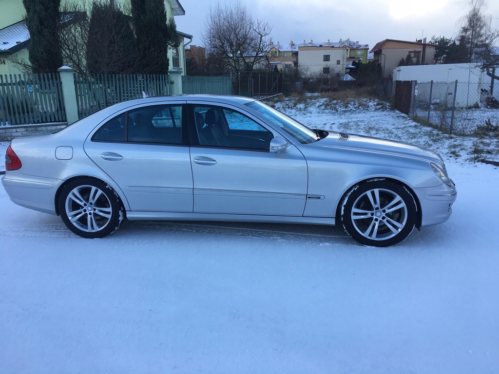 Mercedes W211 E320 2006r. Avantgarde EVO ! 224 KM