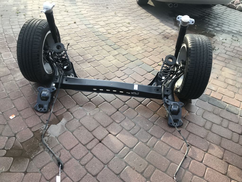 Zawieszenie tył belka golf 7 1.6 tdi 2017r igła