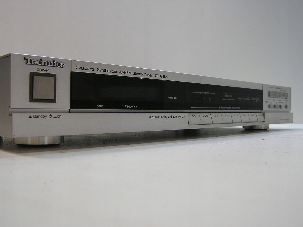TECHNICS QUARTS SYNTHESIZER AM/FM ST TUNER ST-G45A