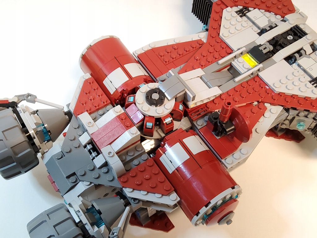 Купить LEGO 75025 Крейсер класса «Защитник джедаев» из «Звездных войн ...