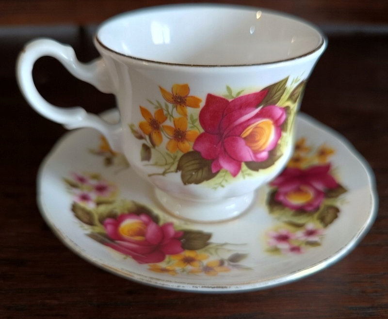 Filiżanka ROYAL Kent Anglia Porcelana F-127 KL