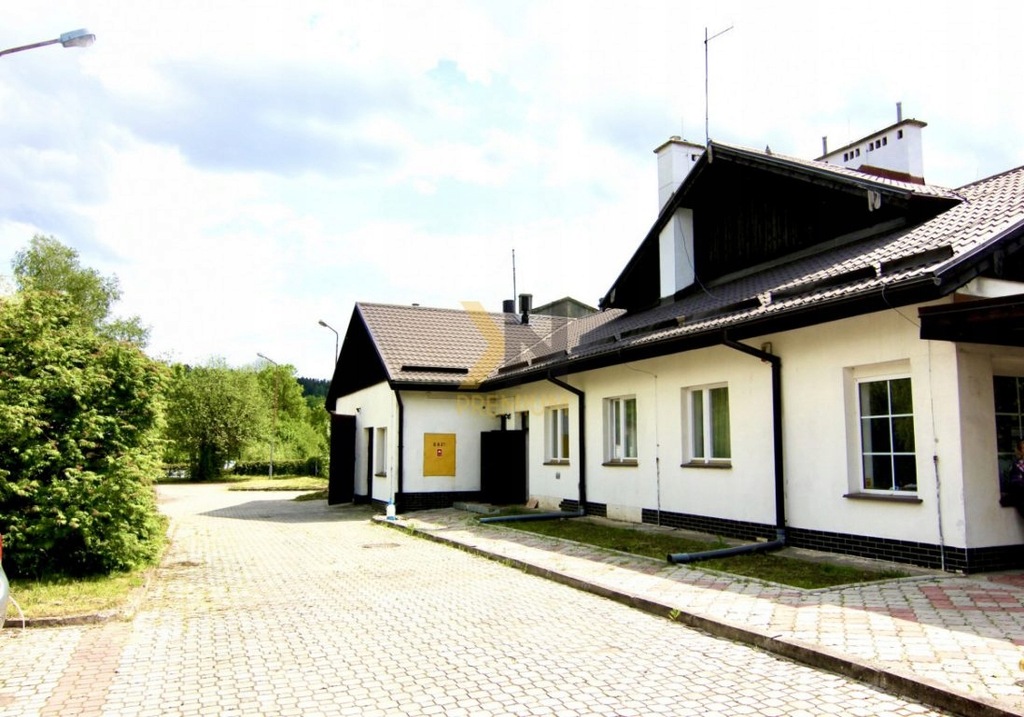 Komercyjne, Lądek-Zdrój (gm.), 4600 m²