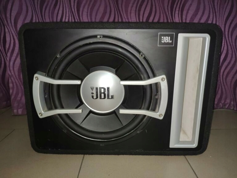 TUBA SAMOCHODOWA JBL GTO 1204BR