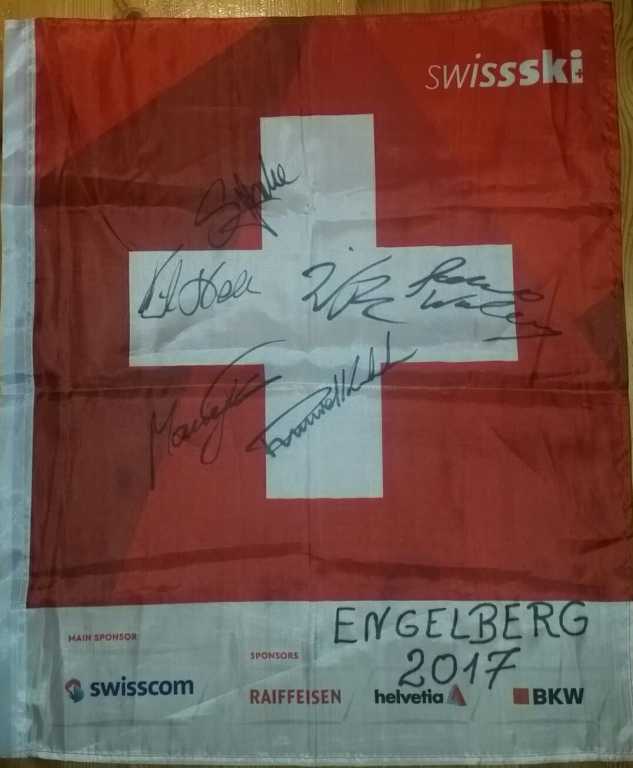 Flaga z autograf. polskich skoczków nar. Engelberg
