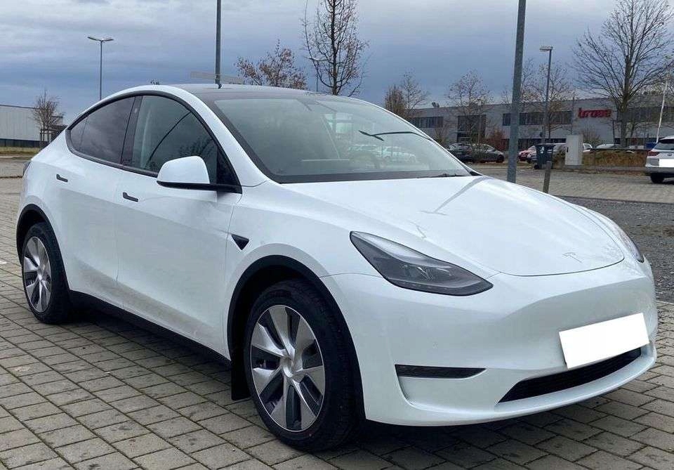 Tesla Y Nowe Tesla Y - 308 607 PLN, 20 km, 2022