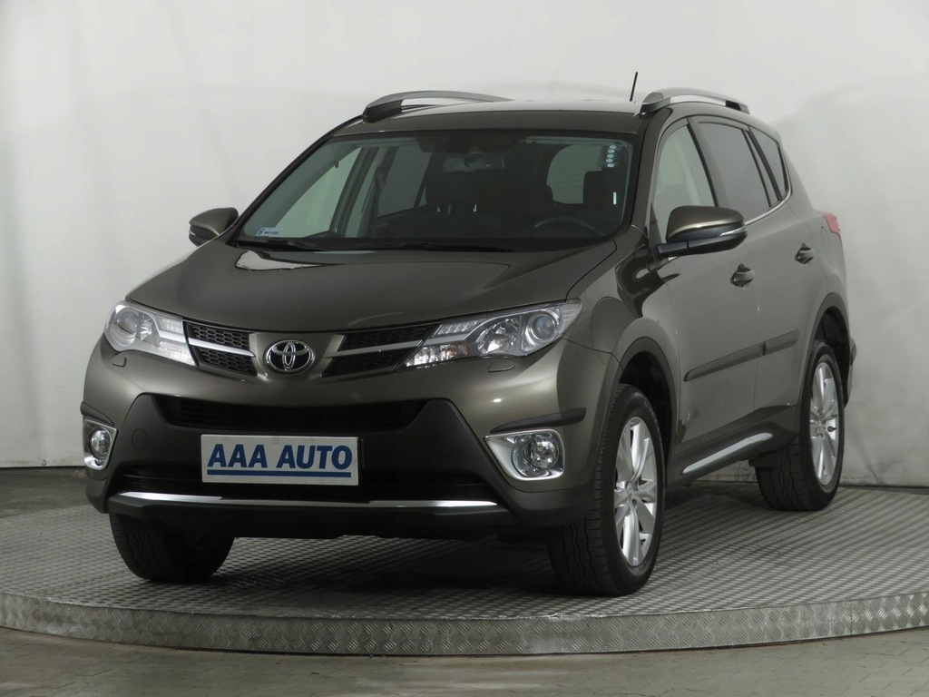 Купить Toyota RAV 4 2.0 i, польский автосалон, авторизованный сервисный центр: отзывы, фото, характеристики в интерне-магазине Aredi.ru