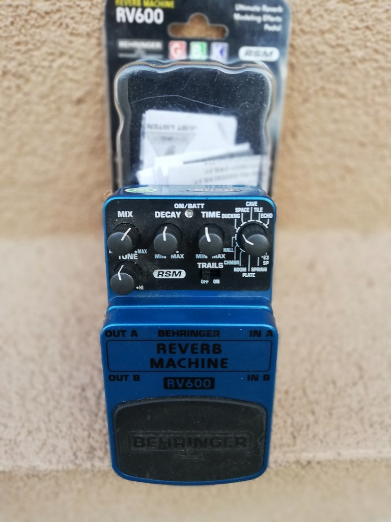 BEHRINGER REVERB MACHINE RV600 - 8502436161 - oficjalne