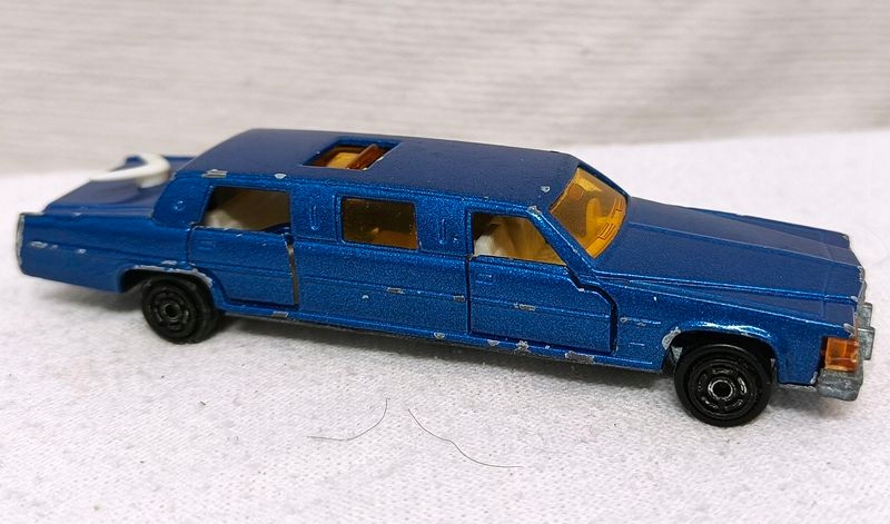 Resoraki PRL auto MAJORETTE Limuzyna 1/58 339 zabawka