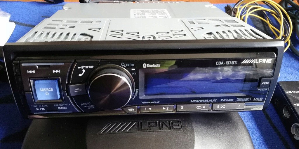 Top Alpine CDA-137BTi + PXA-H100 imprint