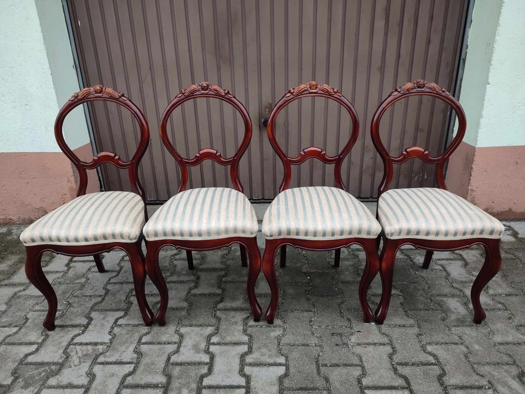 4 Antyczne krzesła / Rokoko / Filip Ludwik