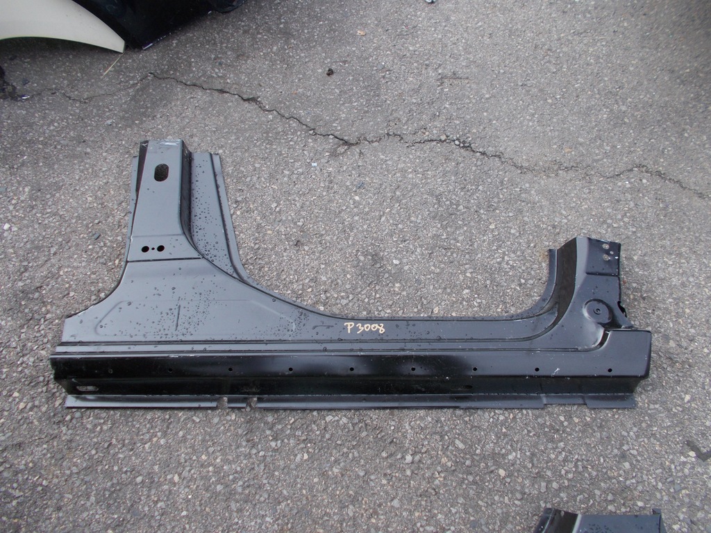 PRÓG PRAWY PEUGEOT 3008