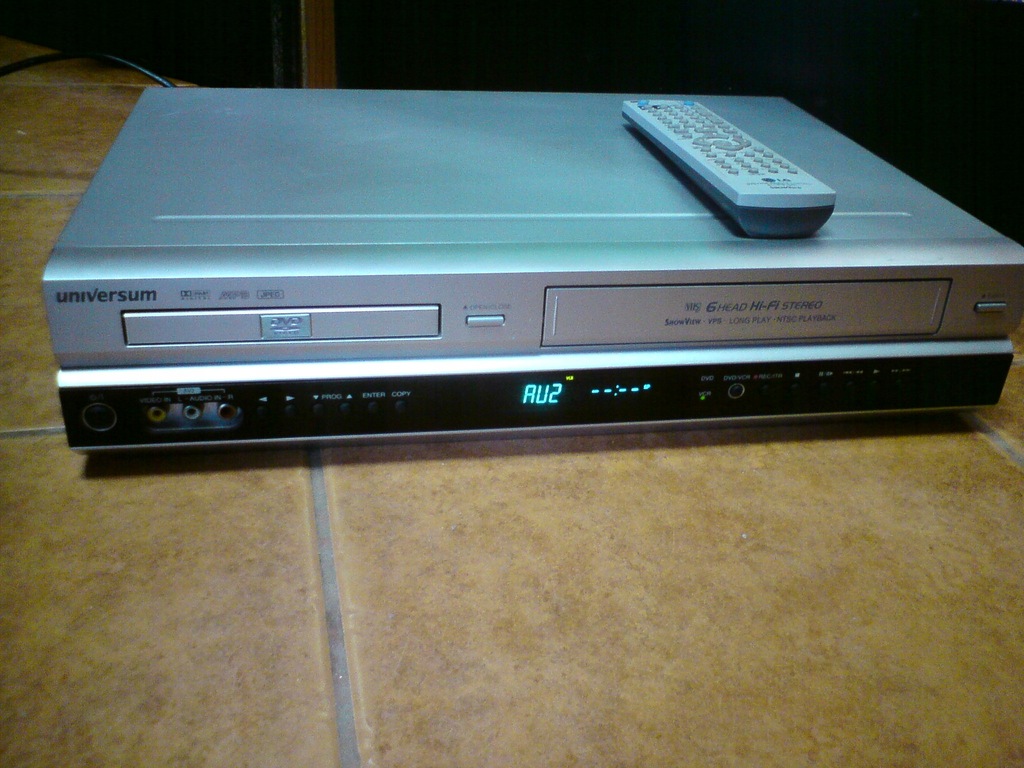 UNIVERSUM DVD-VCR 4330 combo 2w1 DVD VHS video magnetowid LG