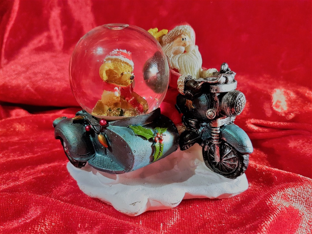 Mikołaj na Motocyklu
