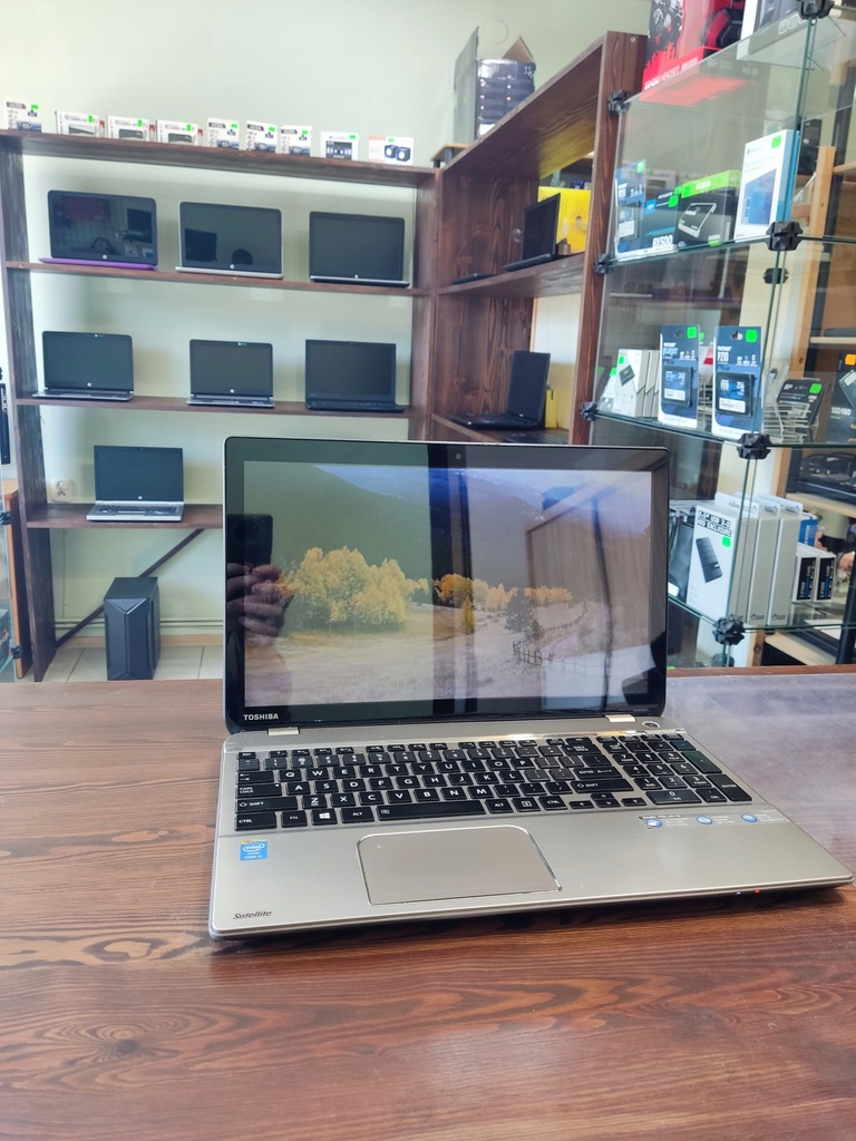 Toshiba Satellite P55t