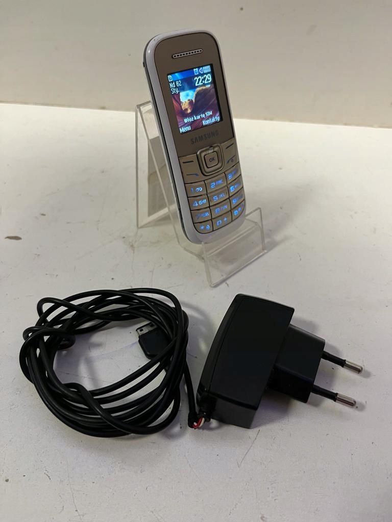 Telefon Samsung GT-E1200 *OPIS* (1636/23)