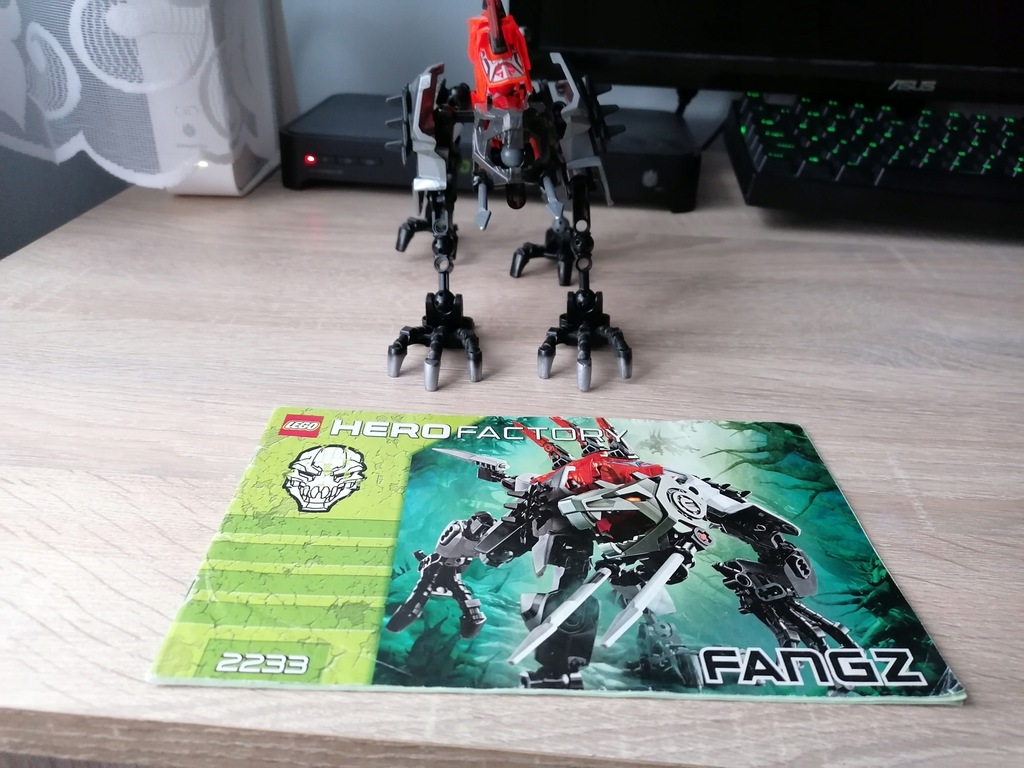 LEGO Hero Factory 2233 Fangz