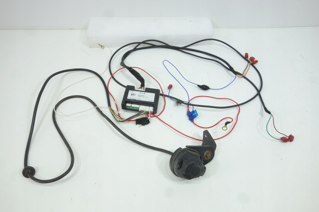 WIĄZKA HAKA GDW UNIVERSAL WIRING KIT 7 PIN 12219669878 oficjalne